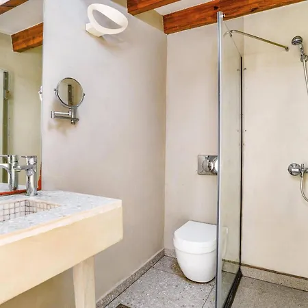 Beatris Seastone By فيلة