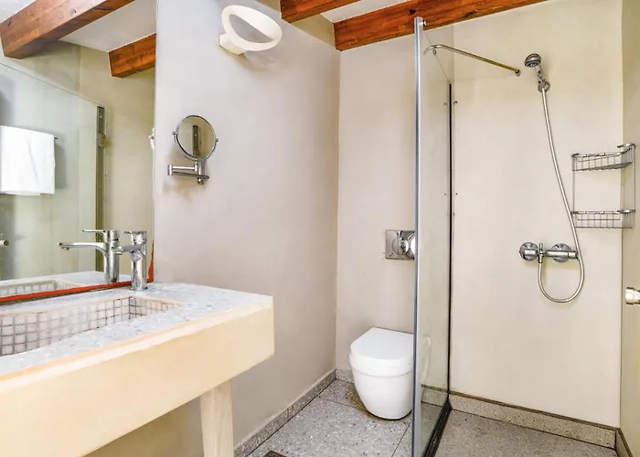 Beatris Seastone By فيلة