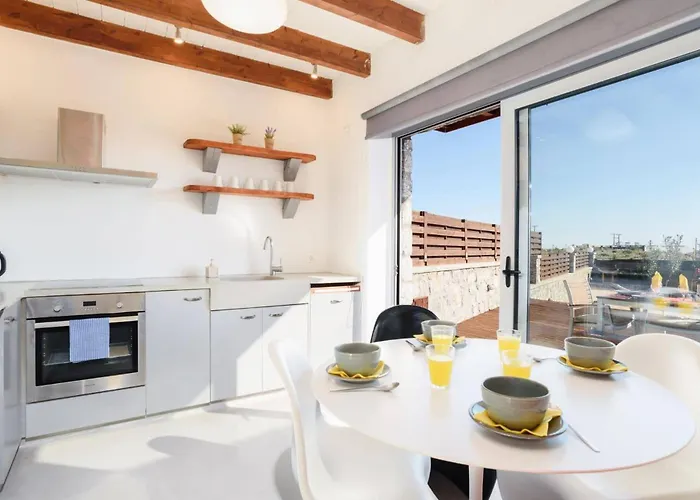 Beatris Seastone By *