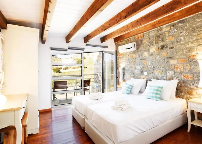 Beatris Seastone By *